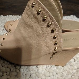 👠 adorable stuart weitzman studded wedges👡